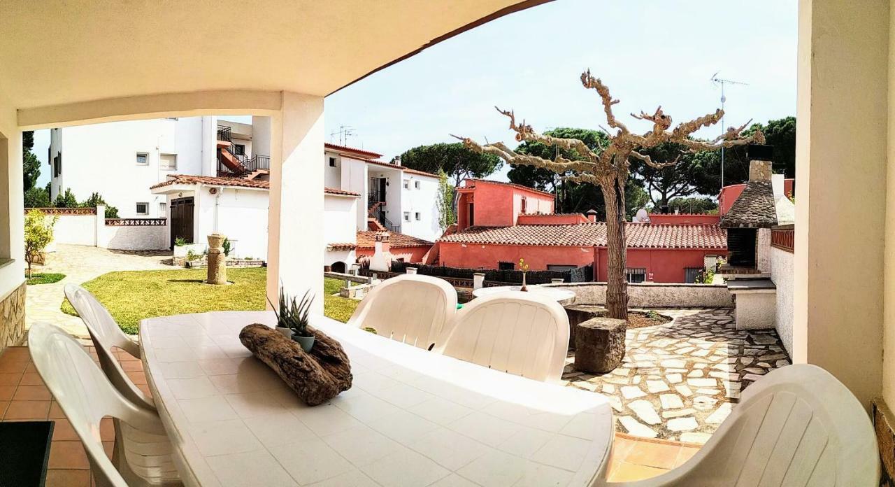 Vacay Apartamento Montgo, Agradable Jardin! En Costa Brava L'Escala! ภายนอก รูปภาพ